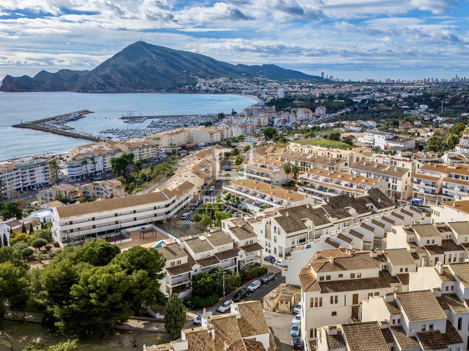 3 sypialnia Apartament na sprzedaż w Altea z basenem garażem - 386 000 € (Ref: 9542471)