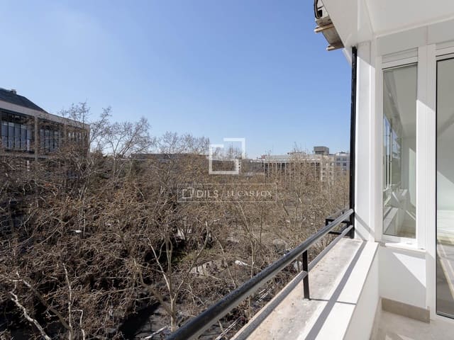 5 makuuhuone Huoneisto myytävänä paikassa Castellana, Madrid kaupunki mukana 
autotalli - 4 990 000 € (Ref: 9542473)