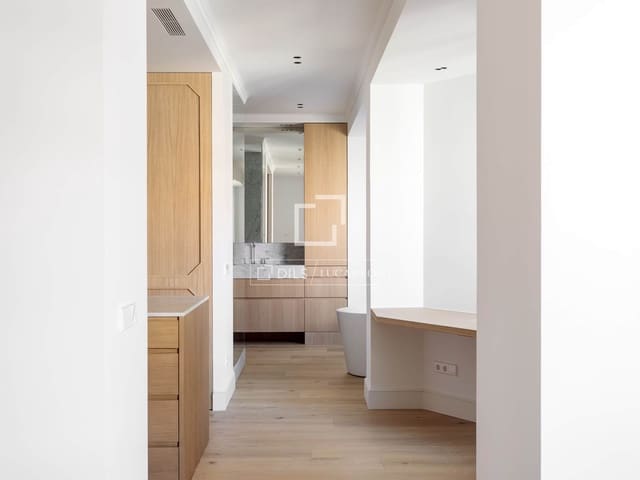 5 makuuhuone Huoneisto myytävänä paikassa Castellana, Madrid kaupunki mukana 
autotalli - 4 990 000 € (Ref: 9542473)