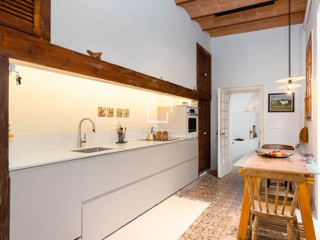 4 Zimmer Villa zu vermieten in Vilassar de Mar mit Garage - 3.500 € (Ref: 9542474)