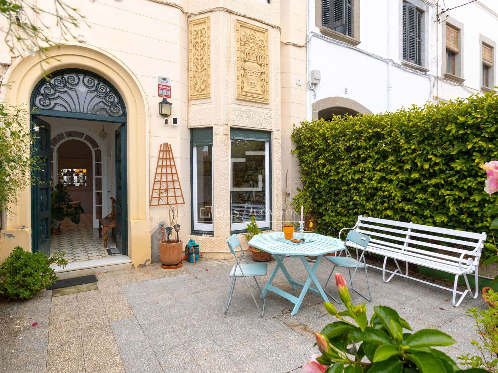 4 Zimmer Villa zu vermieten in Vilassar de Mar mit Garage - 3.500 € (Ref: 9542474)