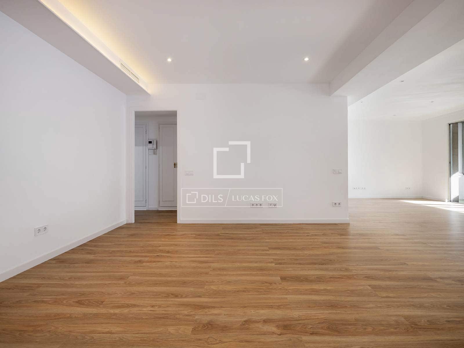 4 bedroom Apartment for rent in Barcelona city with garage - € 4,500 (Ref: 9543975)