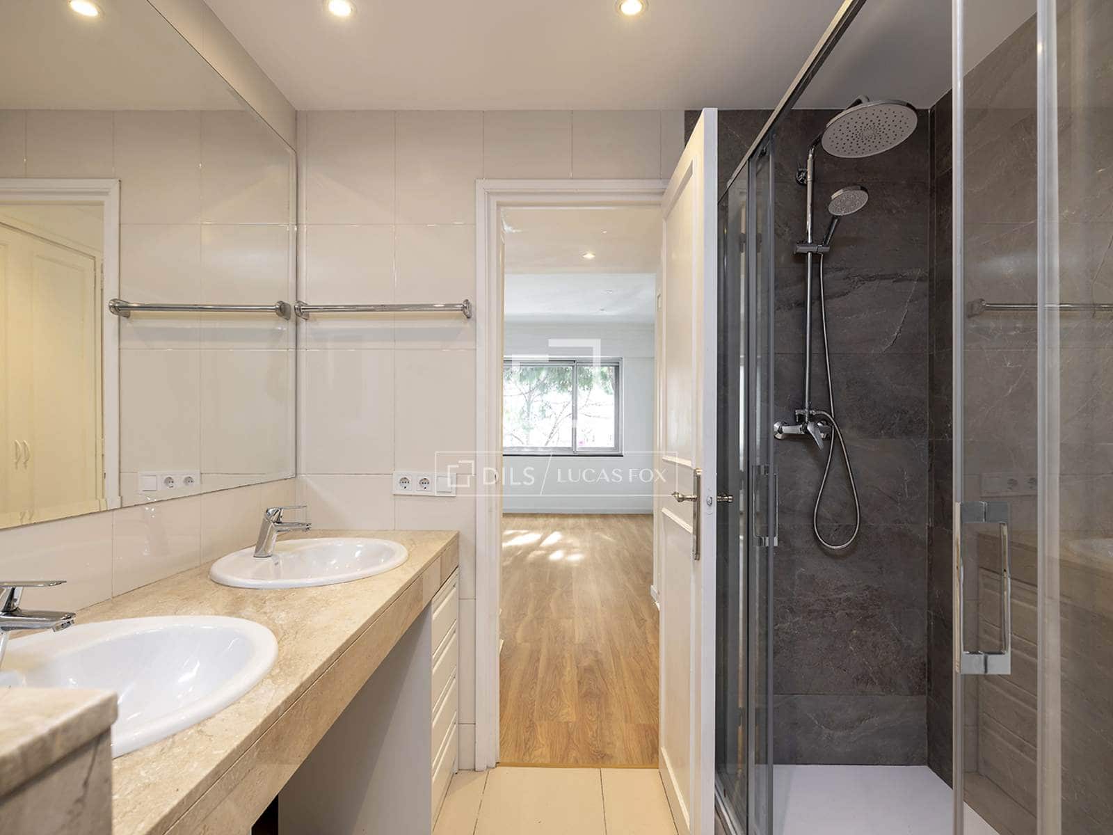 4 bedroom Apartment for rent in Barcelona city with garage - € 4,500 (Ref: 9543975)