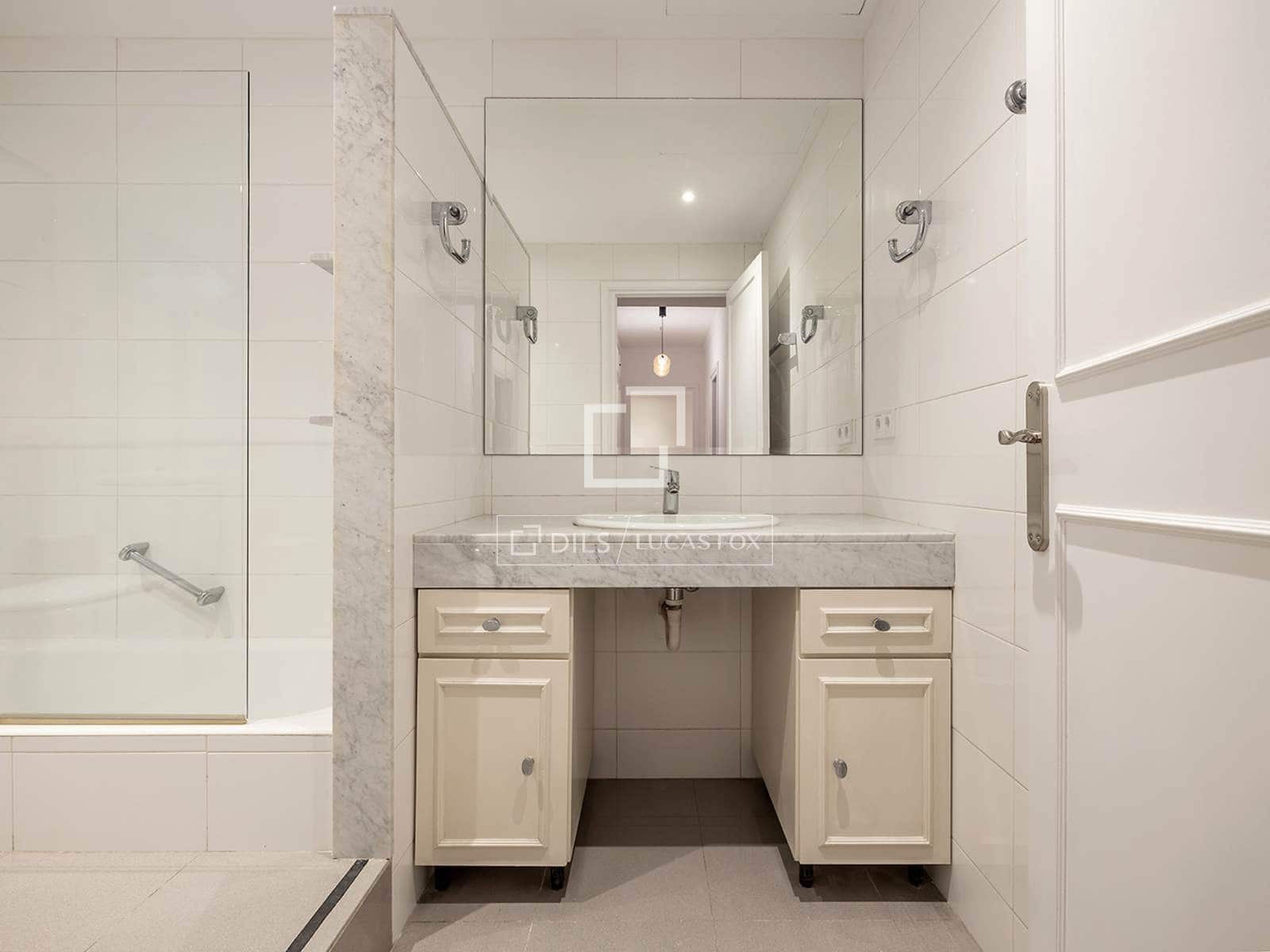 4 bedroom Apartment for rent in Barcelona city with garage - € 4,500 (Ref: 9543975)