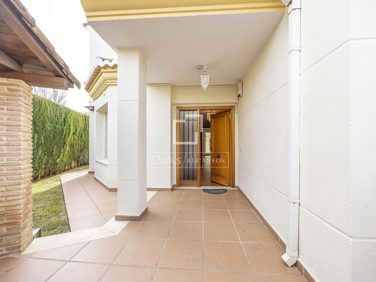 5 bedroom Villa for rent in Betera with pool garage - € 2,800 (Ref: 9543976)