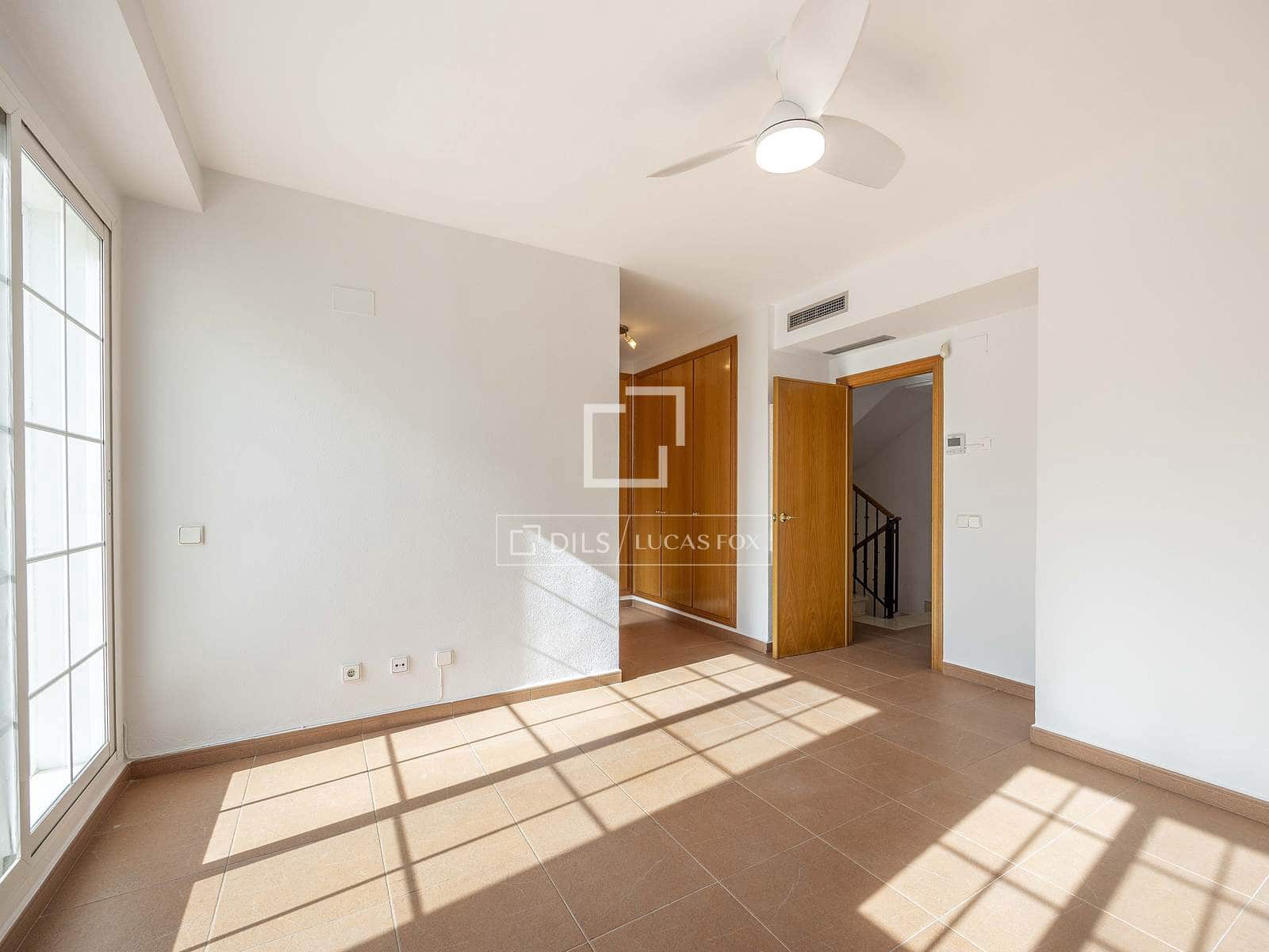 5 bedroom Villa for rent in Betera with pool garage - € 2,800 (Ref: 9543976)