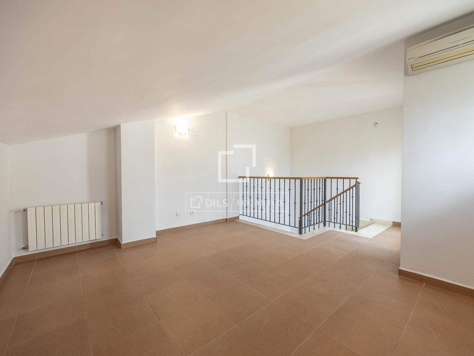 5 bedroom Villa for rent in Betera with pool garage - € 2,800 (Ref: 9543976)