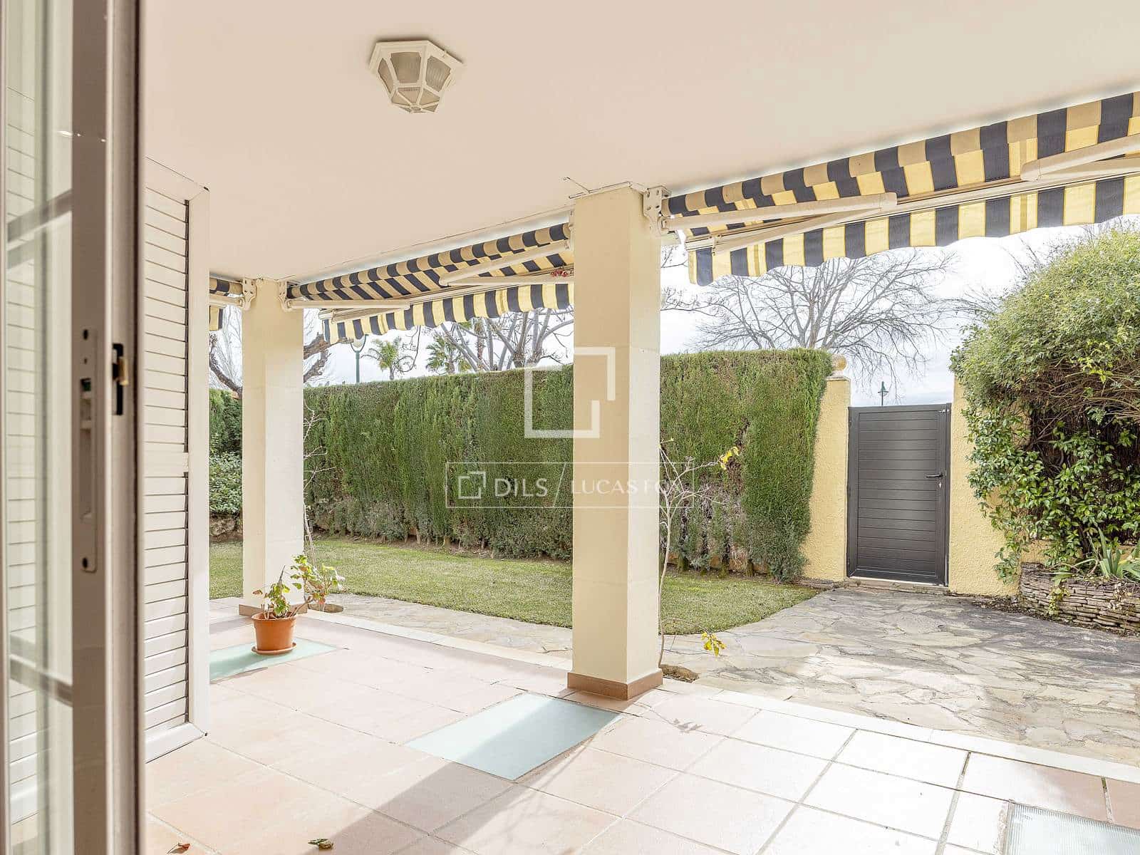 5 bedroom Villa for rent in Betera with pool garage - € 2,800 (Ref: 9543976)