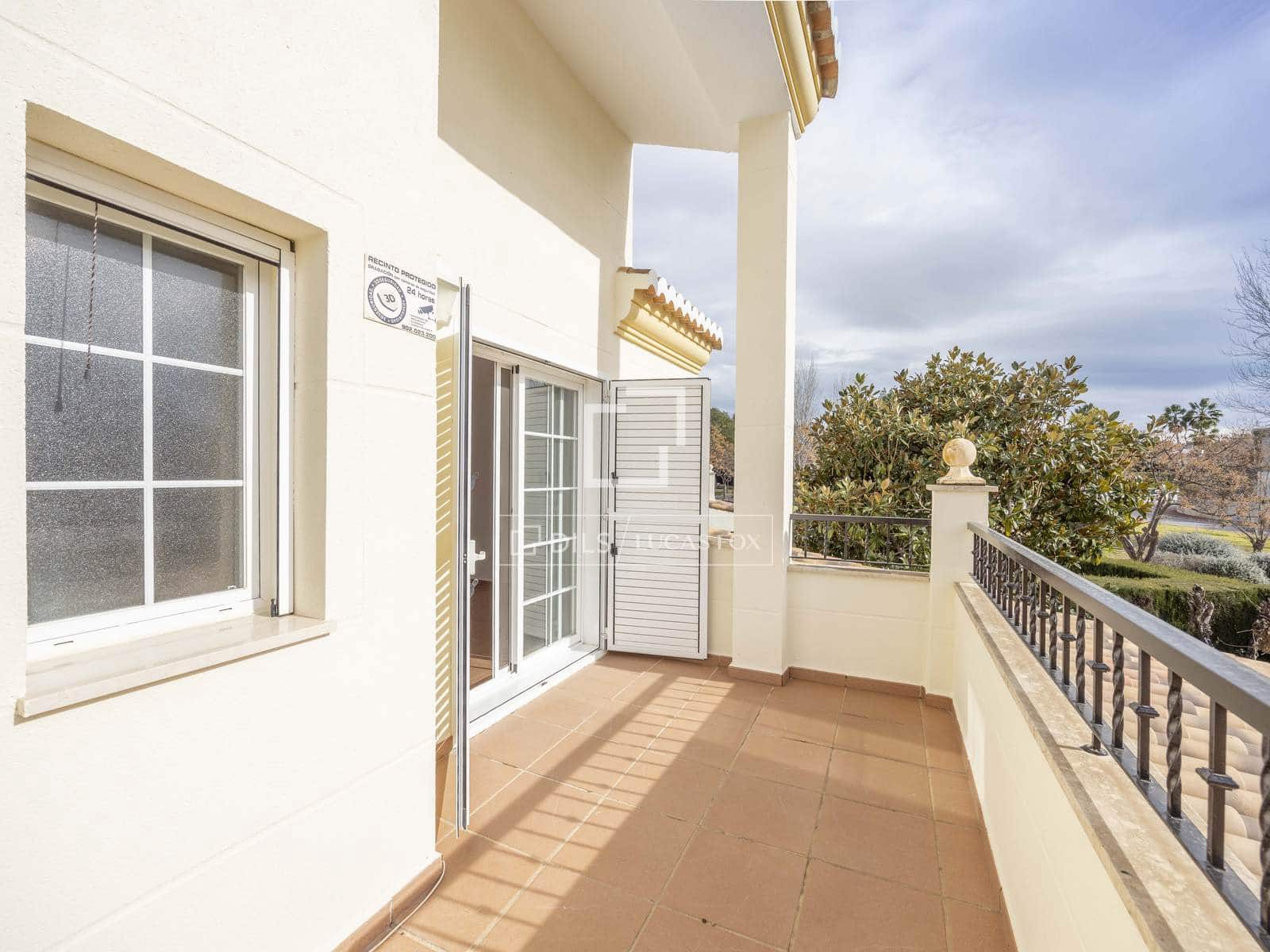 5 bedroom Villa for rent in Betera with pool garage - € 2,800 (Ref: 9543976)