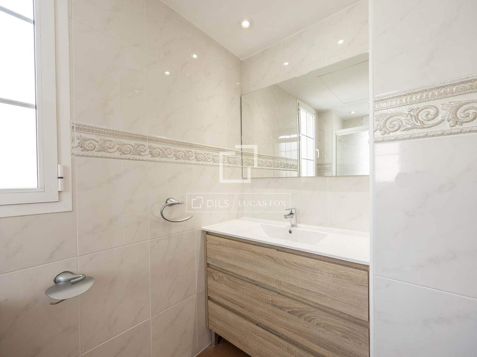 5 bedroom Villa for rent in Betera with pool garage - € 2,800 (Ref: 9543976)