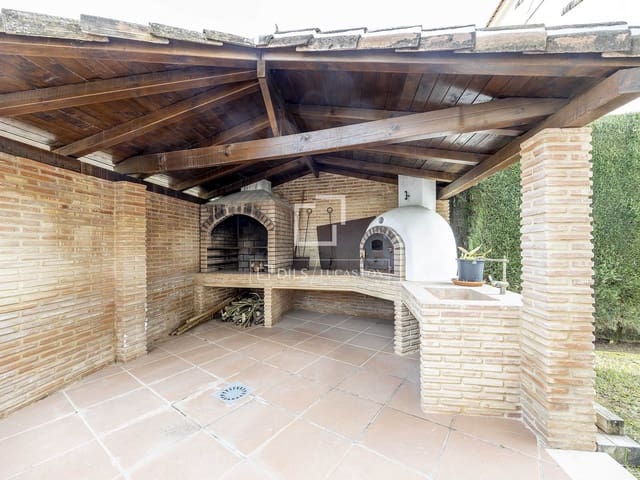 5 bedroom Villa for rent in Bétera with pool garage - € 2,800 (Ref: 9543976)