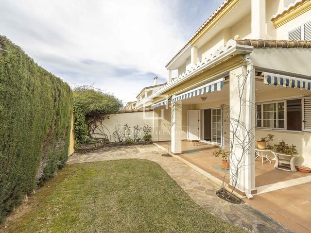 5 bedroom Villa for rent in Bétera with pool garage - € 2,800 (Ref: 9543976)