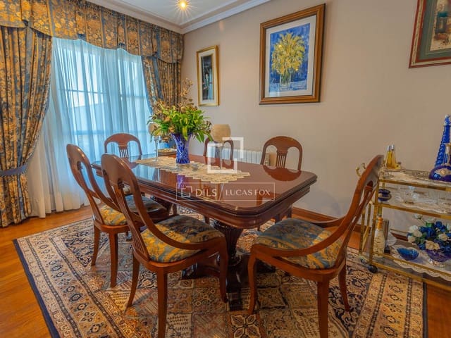 5 bedroom Villa for sale in Vigo with pool garage - € 675,000 (Ref: 9546943)