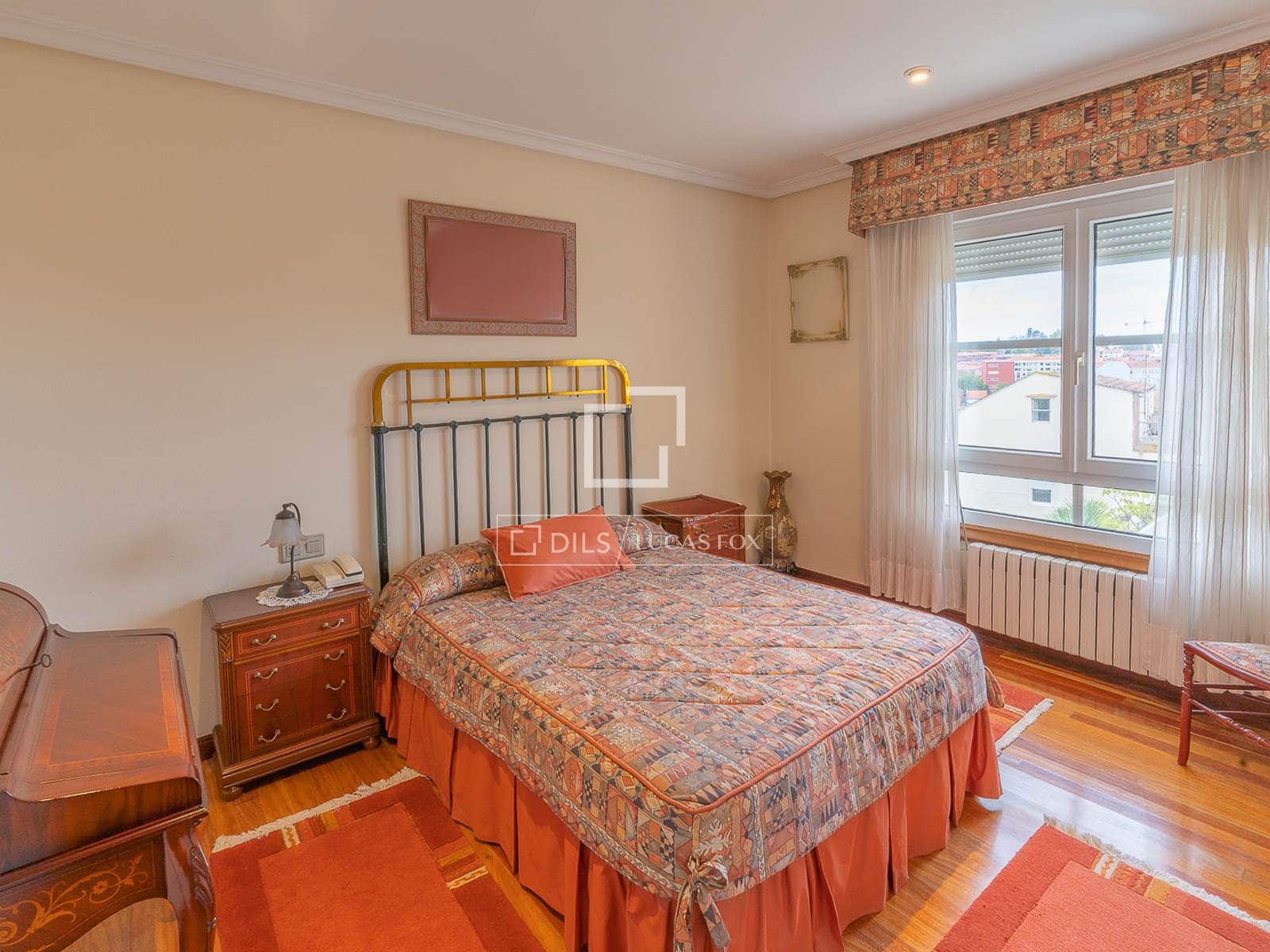 5 bedroom Villa for sale in Vigo with pool garage - € 675,000 (Ref: 9546943)