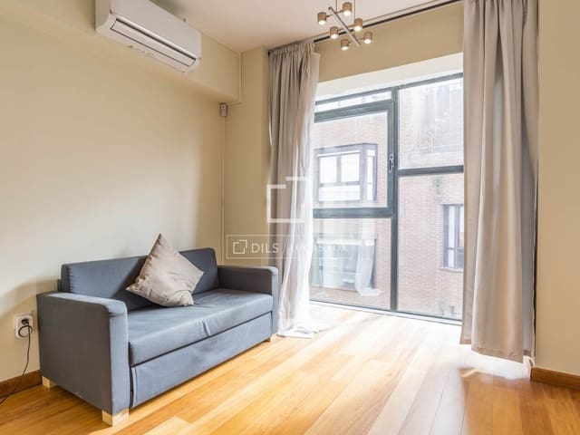 1 slaapkamer Appartement te huur in Berruguete, Madrid stad met garage - € 1.400 (Ref: 9547231)