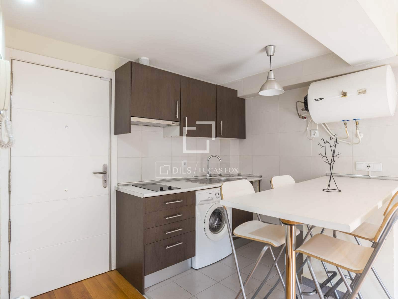 1 slaapkamer Appartement te huur in Madrid stad met garage - € 1.400 (Ref: 9547231)