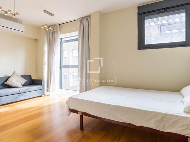 1 slaapkamer Appartement te huur in Berruguete, Madrid stad met garage - € 1.400 (Ref: 9547231)