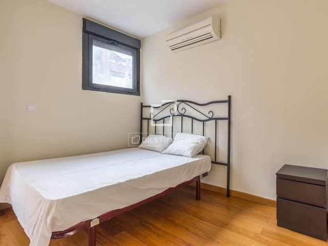 1 slaapkamer Appartement te huur in Berruguete, Madrid stad met garage - € 1.400 (Ref: 9547231)