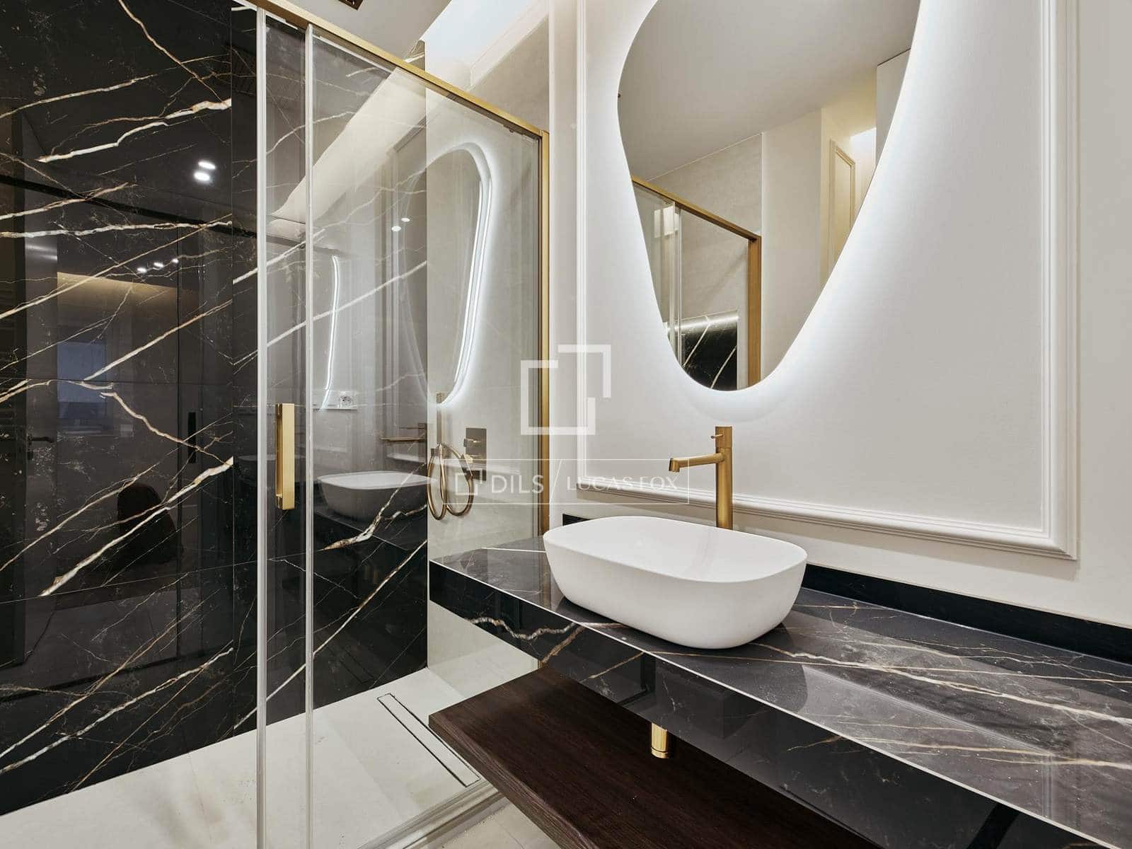 3 makuuhuone Huoneisto myytävänä paikassa Madrid kaupunki - 1 729 000 € (Ref: 9547232)