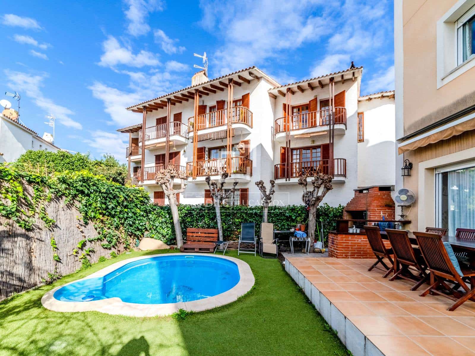 4 bedroom Villa for sale in Sitges with pool garage - € 750,000 (Ref: 9547234)