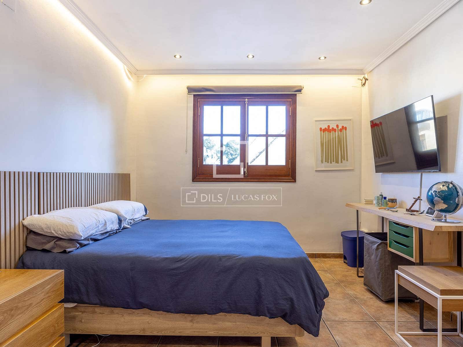 4 soverom Villa til salgs i La Canada med svømmebasseng garasje - € 870 000 (Ref: 9547236)