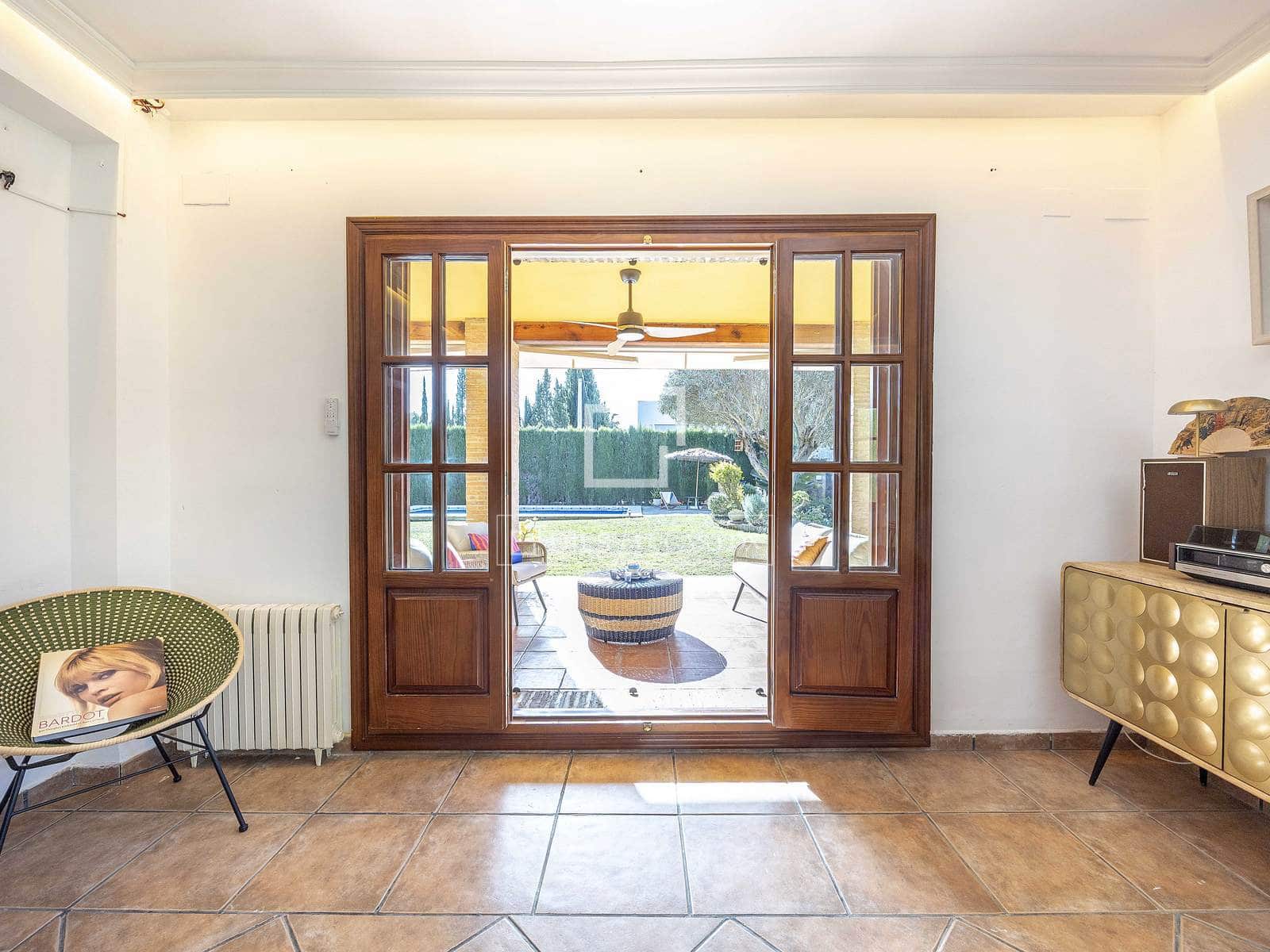 4 soverom Villa til salgs i La Canada med svømmebasseng garasje - € 870 000 (Ref: 9547236)