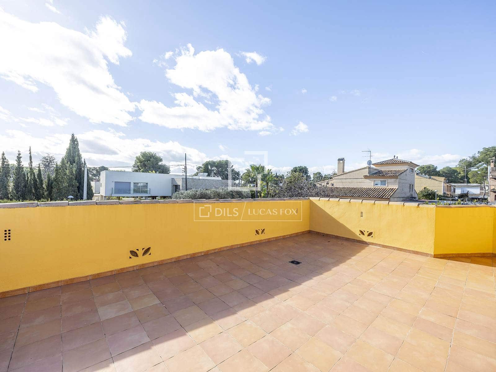 4 soverom Villa til salgs i La Canada med svømmebasseng garasje - € 870 000 (Ref: 9547236)