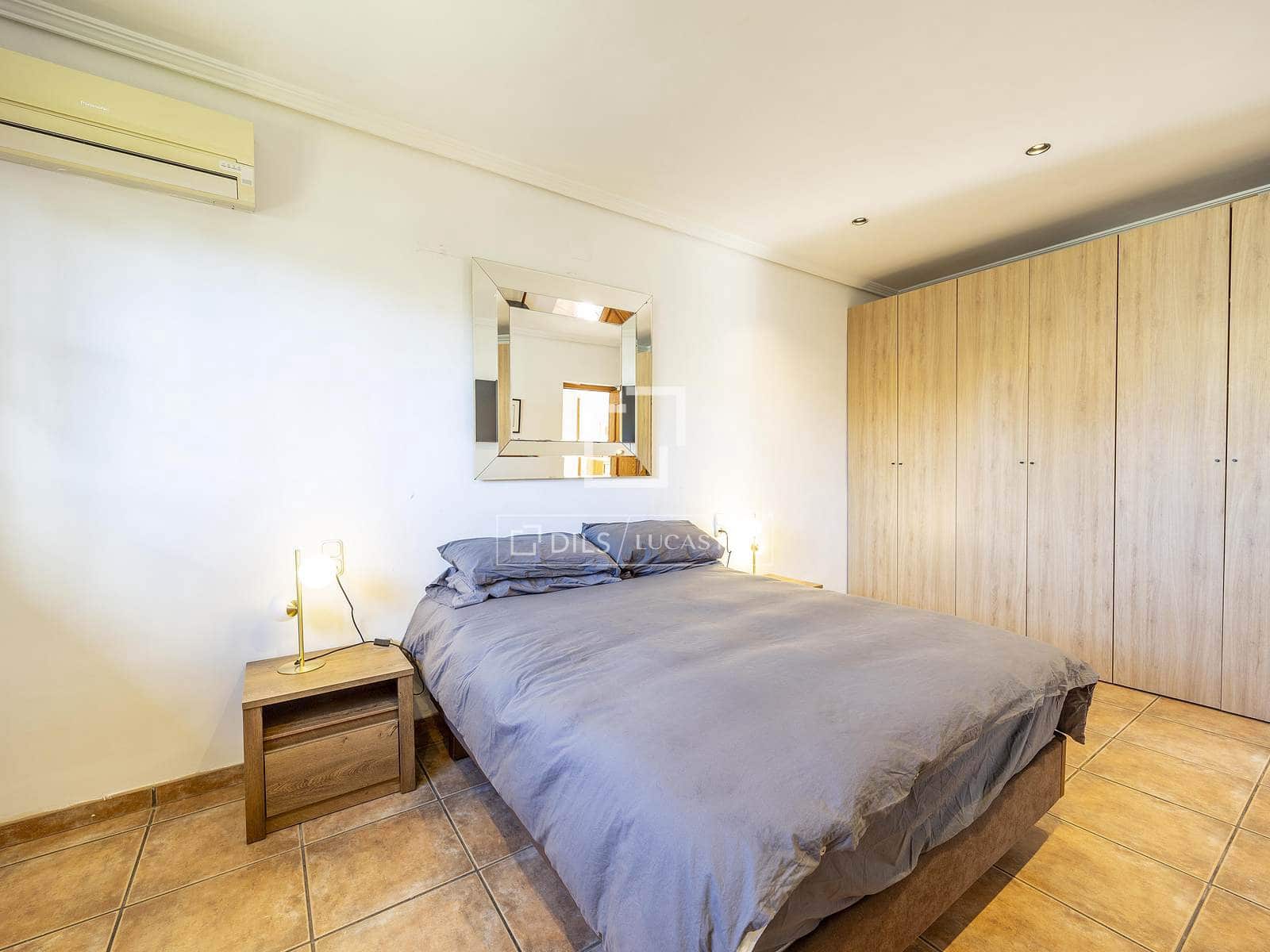 4 soverom Villa til salgs i La Canada med svømmebasseng garasje - € 870 000 (Ref: 9547236)