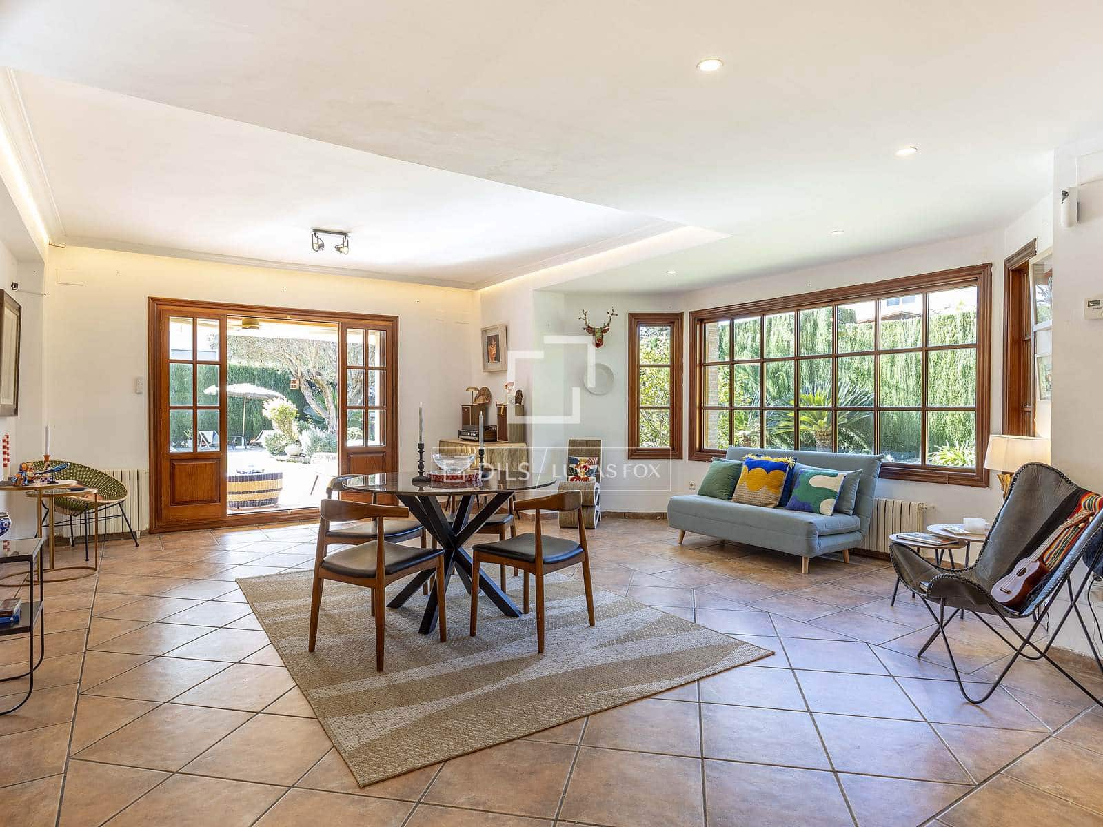 4 soverom Villa til salgs i La Canada med svømmebasseng garasje - € 870 000 (Ref: 9547236)