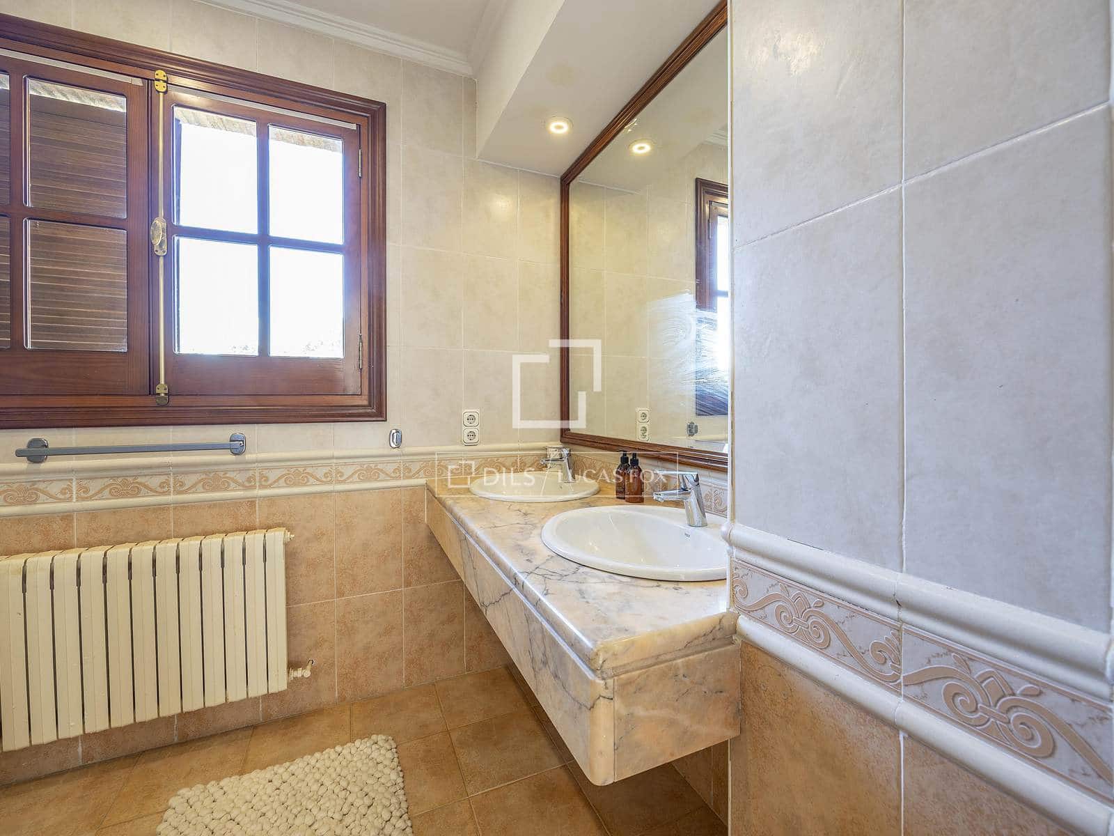 4 soverom Villa til salgs i La Canada med svømmebasseng garasje - € 870 000 (Ref: 9547236)