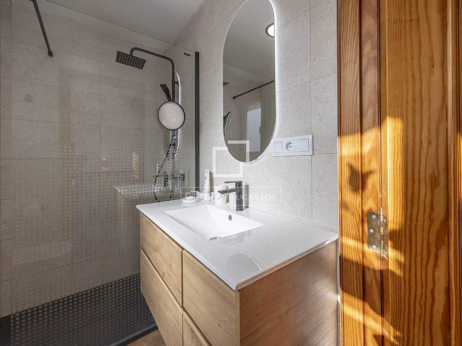 4 soverom Villa til salgs i La Canada med svømmebasseng garasje - € 870 000 (Ref: 9547236)