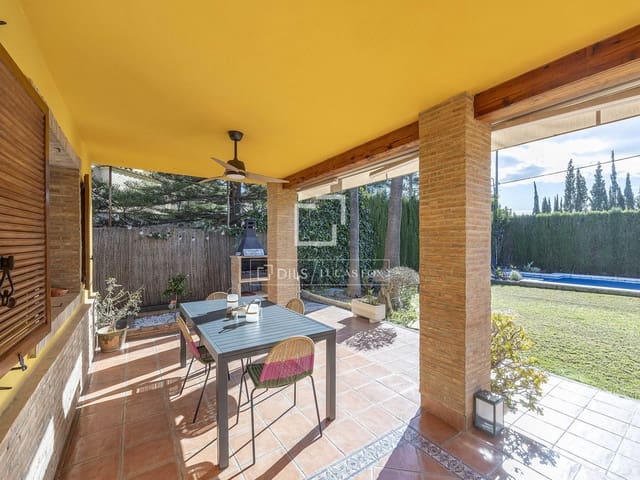 4 soverom Villa til salgs i La Cañada, Paterna med svømmebasseng garasje - € 870 000 (Ref: 9547236)