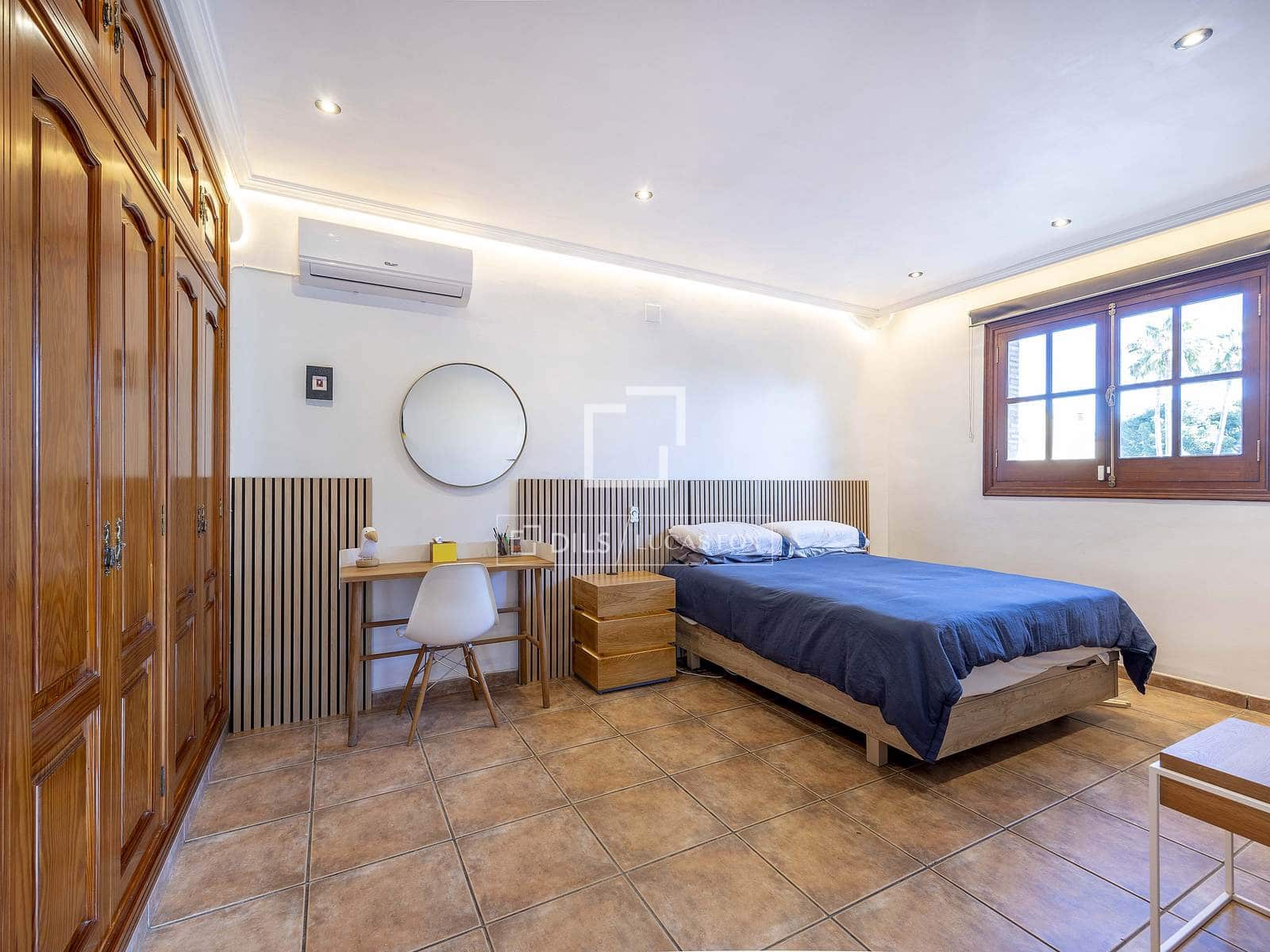 4 soverom Villa til salgs i La Canada med svømmebasseng garasje - € 870 000 (Ref: 9547236)