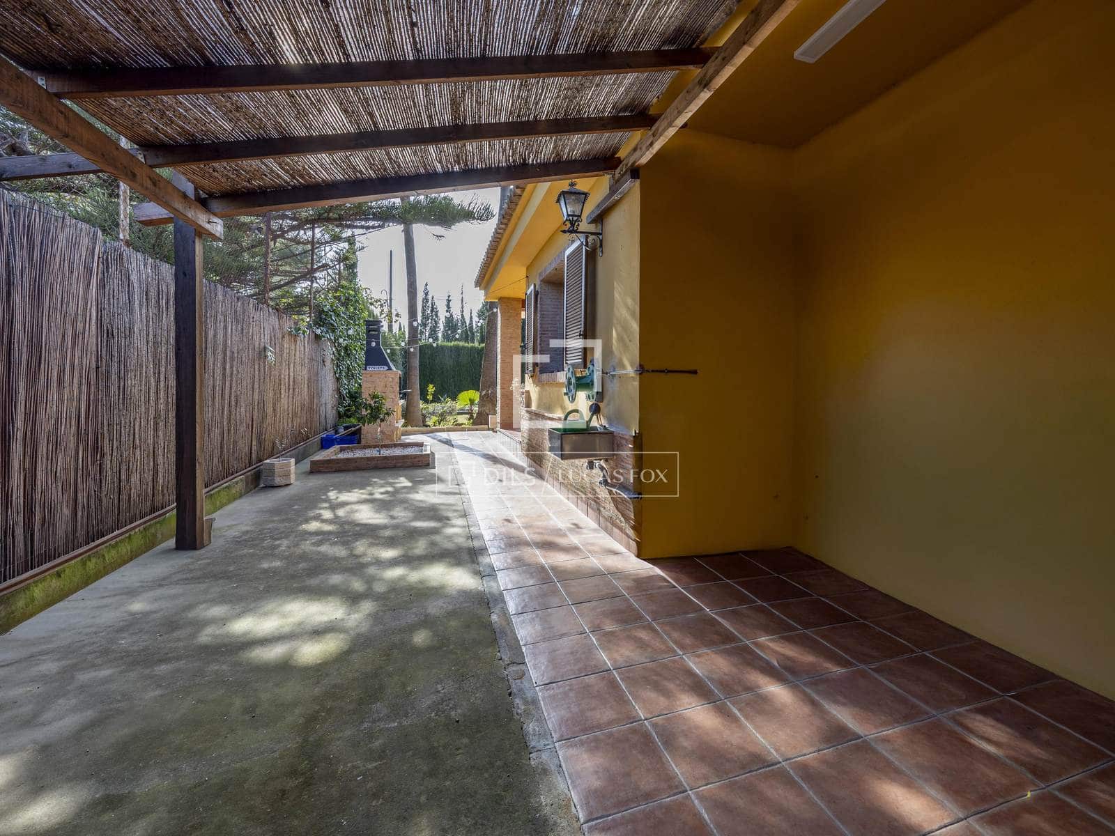 4 soverom Villa til salgs i La Canada med svømmebasseng garasje - € 870 000 (Ref: 9547236)