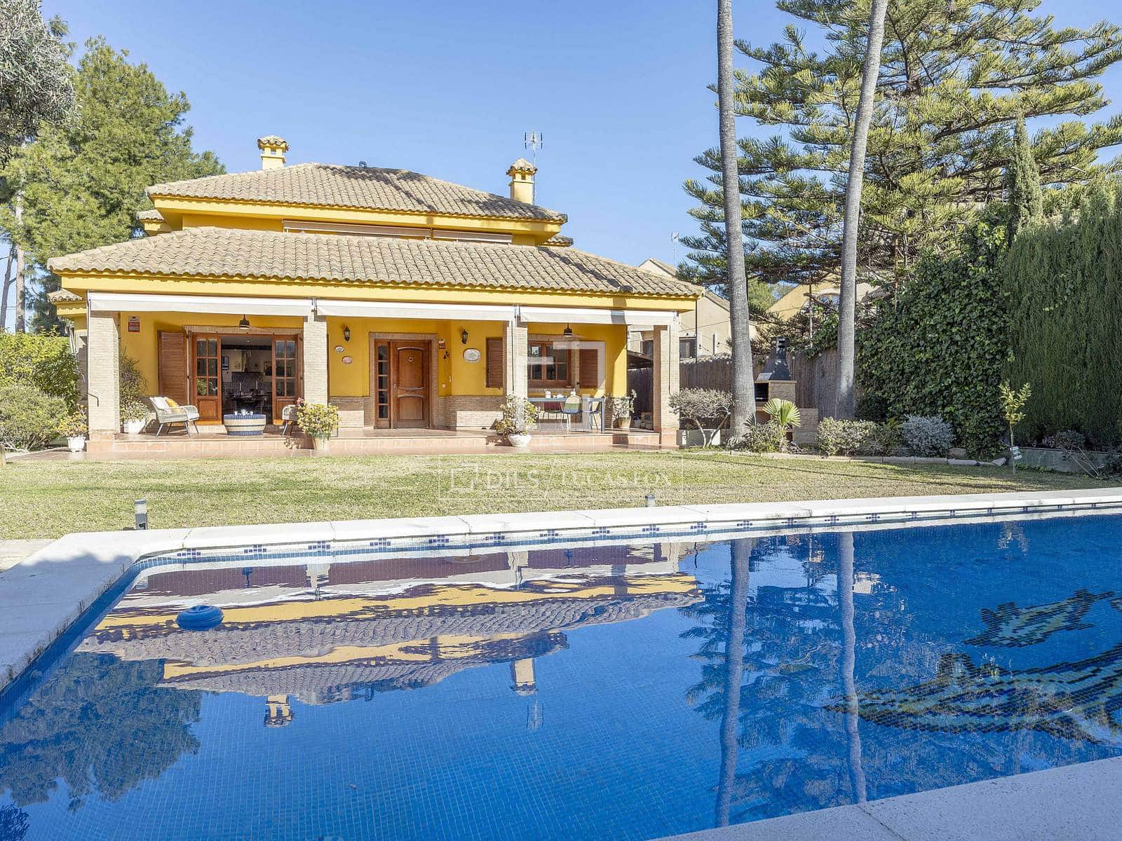 4 soverom Villa til salgs i La Canada med svømmebasseng garasje - € 870 000 (Ref: 9547236)