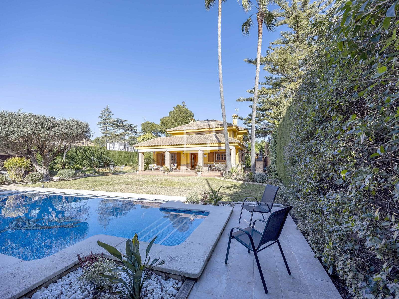 4 soverom Villa til salgs i La Canada med svømmebasseng garasje - € 870 000 (Ref: 9547236)