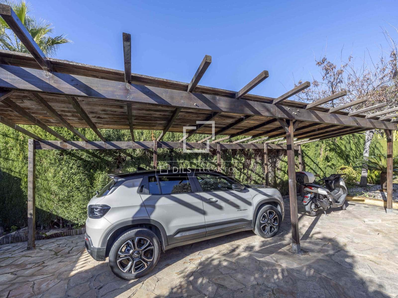 4 soverom Villa til salgs i La Canada med svømmebasseng garasje - € 870 000 (Ref: 9547236)