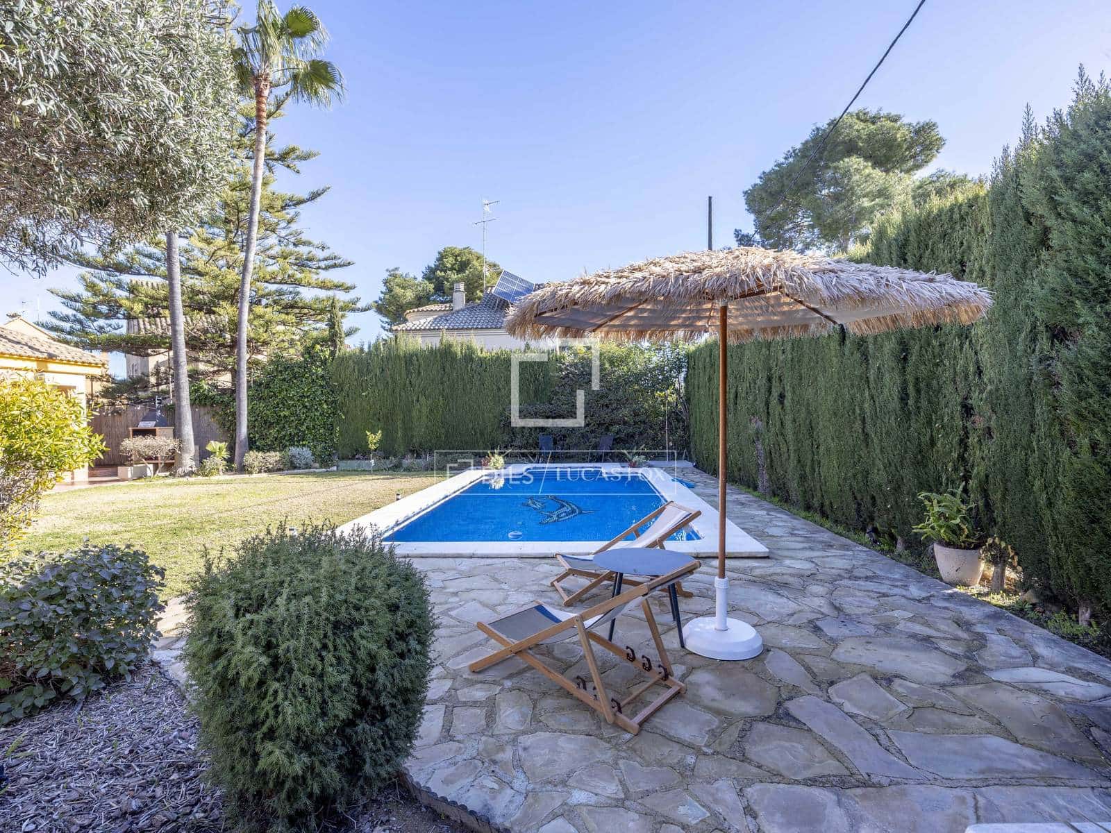 4 soverom Villa til salgs i La Canada med svømmebasseng garasje - € 870 000 (Ref: 9547236)