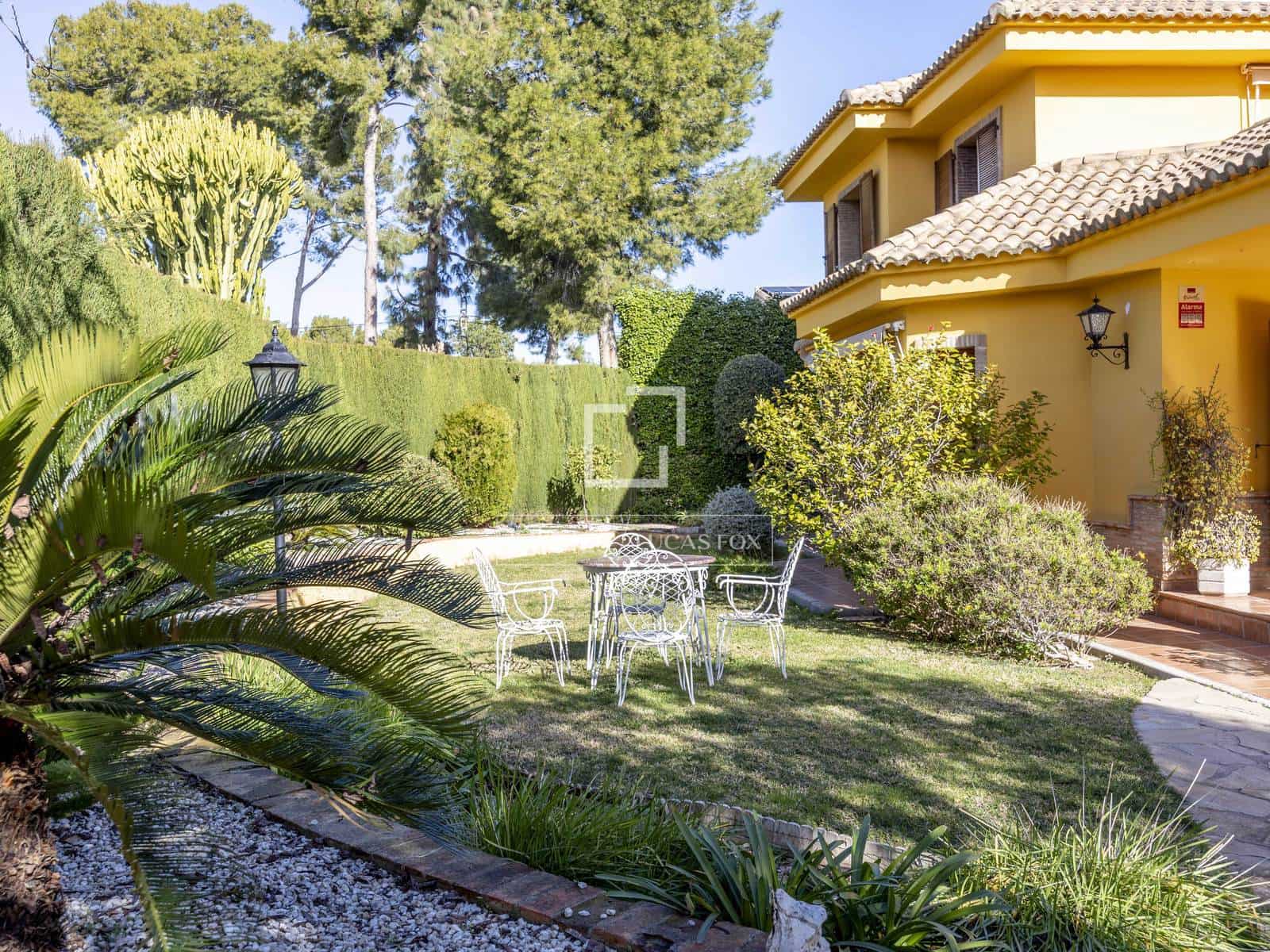 4 soverom Villa til salgs i La Canada med svømmebasseng garasje - € 870 000 (Ref: 9547236)