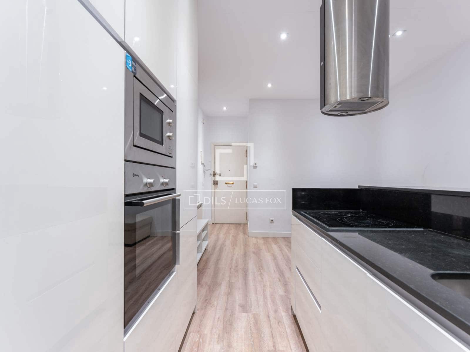 Appartement de 2 chambres à louer à Madrid ville - 1 950 € (Ref: 9548923)