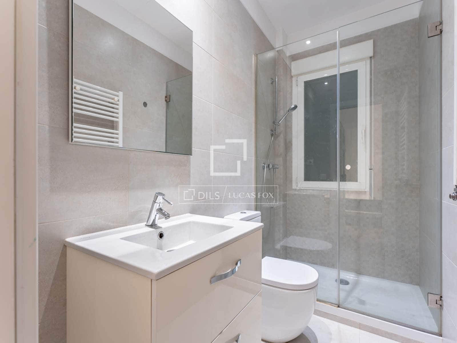 Appartement de 2 chambres à louer à Madrid ville - 1 950 € (Ref: 9548923)