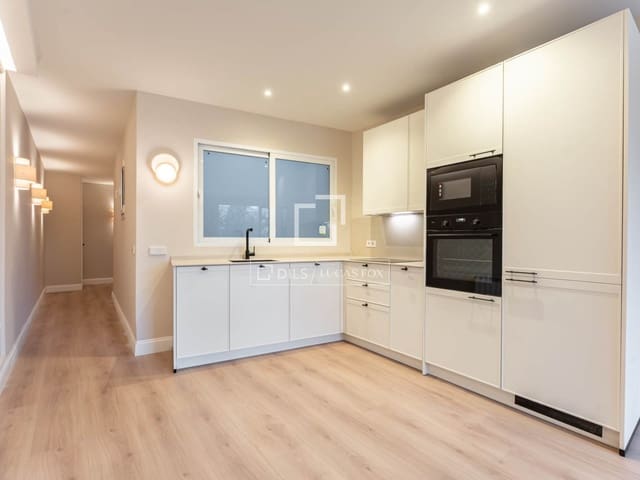 2 bedroom Apartment for rent in Ciudad Jardín, Madrid city - € 2,800 (Ref: 9548924)