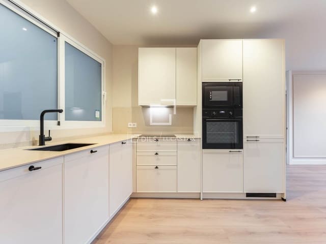 2 bedroom Apartment for rent in Ciudad Jardín, Madrid city - € 2,800 (Ref: 9548924)