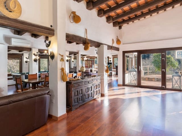 Finca/Casa Rural de 13 habitaciones en Tordera en venta con piscina garaje - 1.360.000 € (Ref: 9548926)