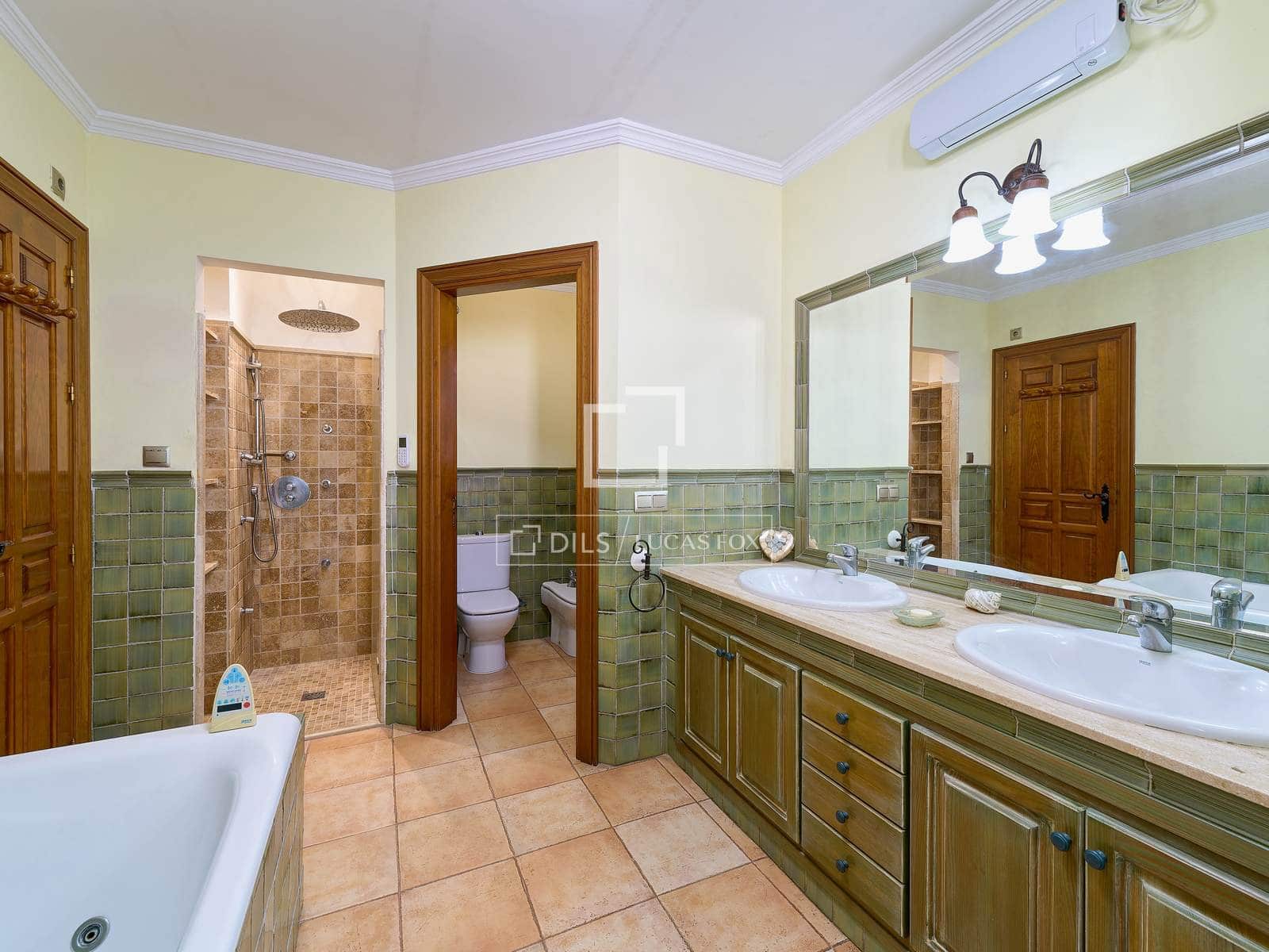 9 chambre Villa/Maison à vendre à Torre del Mar avec piscine garage - 1 495 000 € (Ref: 9548927)