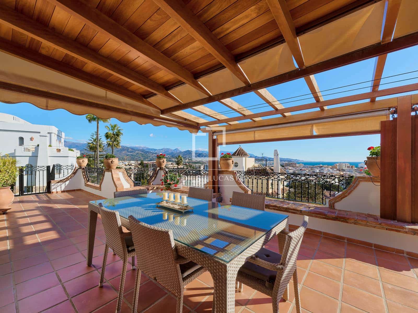 9 chambre Villa/Maison à vendre à Torre del Mar avec piscine garage - 1 495 000 € (Ref: 9548927)