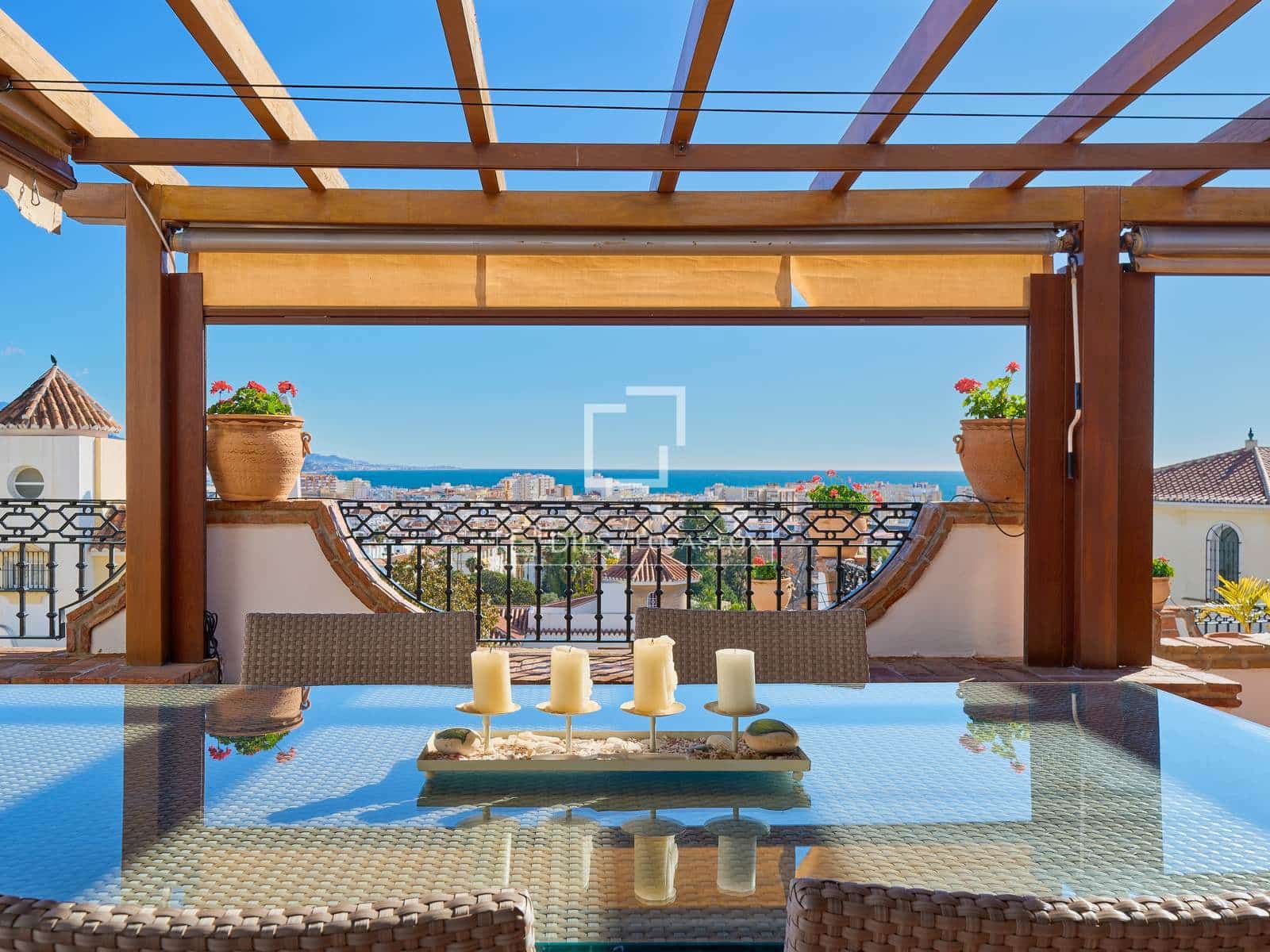 9 chambre Villa/Maison à vendre à Torre del Mar avec piscine garage - 1 495 000 € (Ref: 9548927)