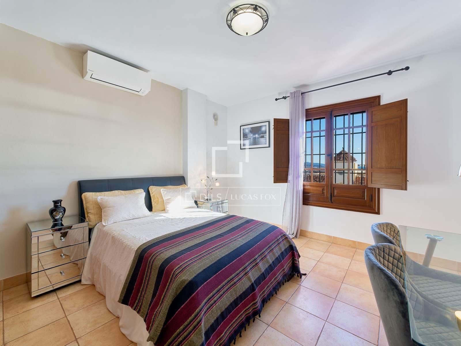 9 chambre Villa/Maison à vendre à Torre del Mar avec piscine garage - 1 495 000 € (Ref: 9548927)