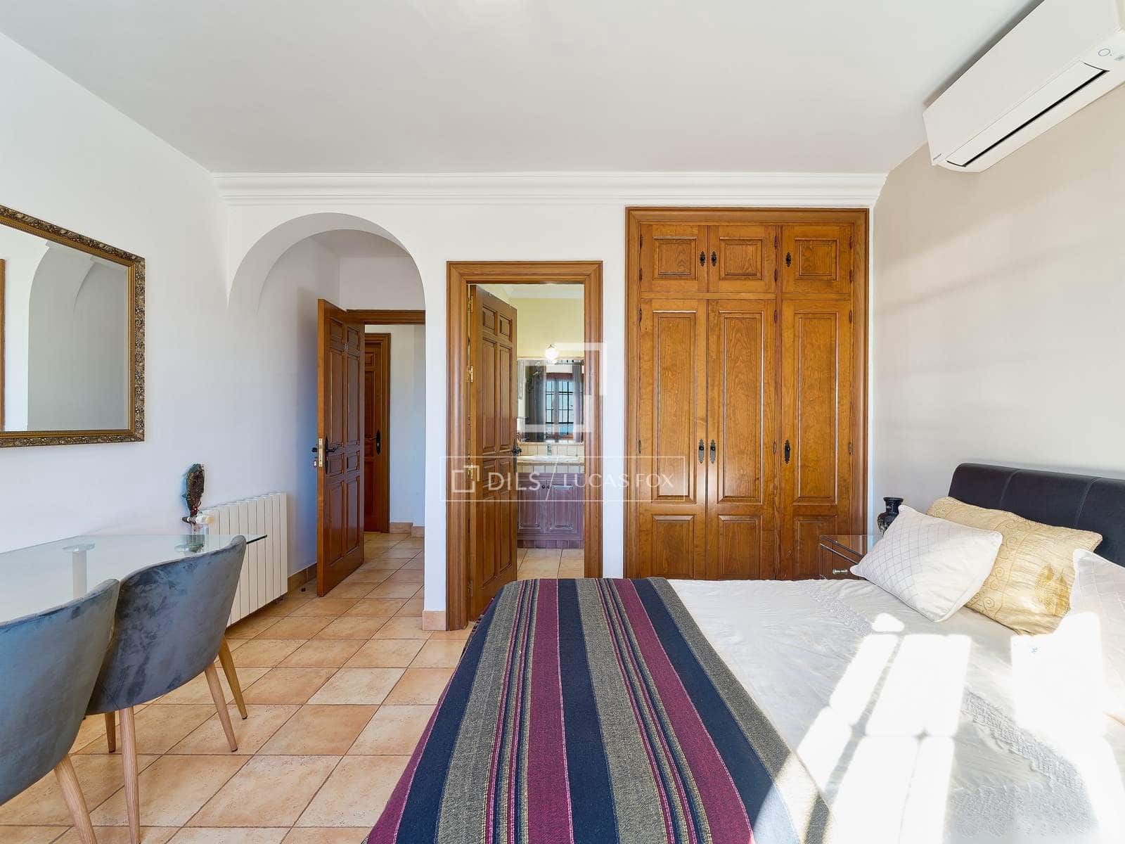 9 chambre Villa/Maison à vendre à Torre del Mar avec piscine garage - 1 495 000 € (Ref: 9548927)