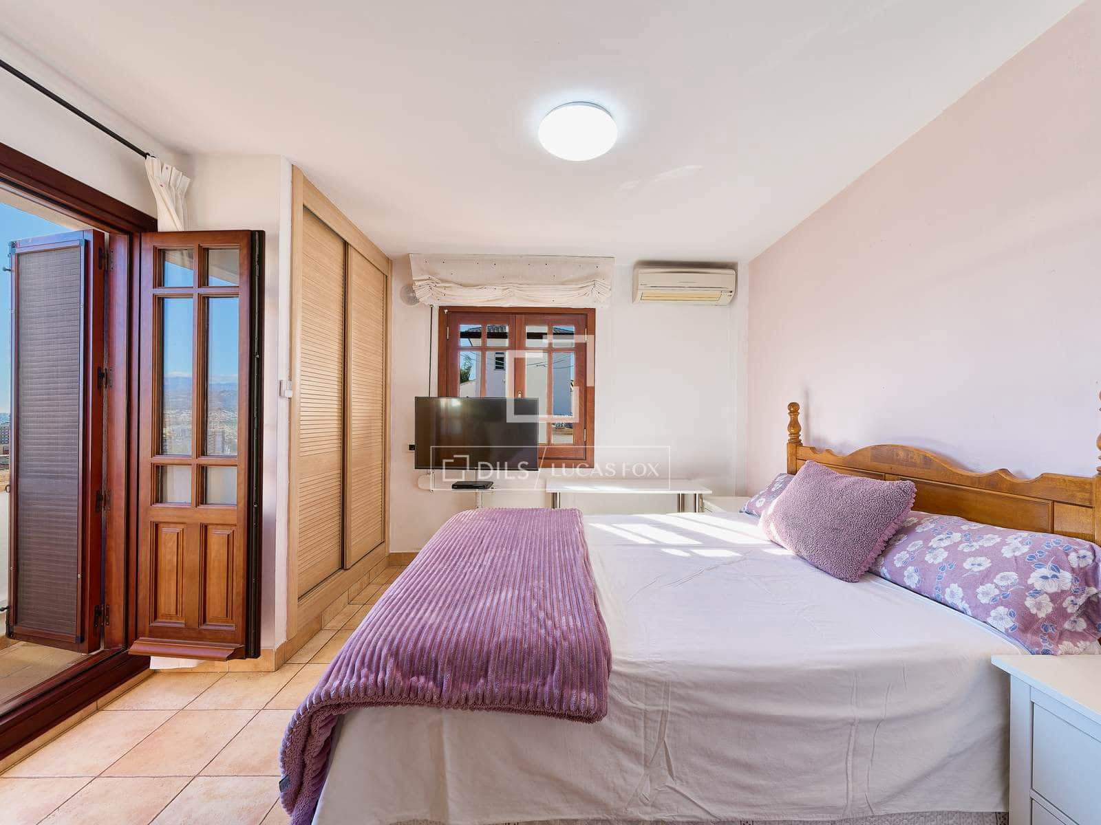 9 chambre Villa/Maison à vendre à Torre del Mar avec piscine garage - 1 495 000 € (Ref: 9548927)